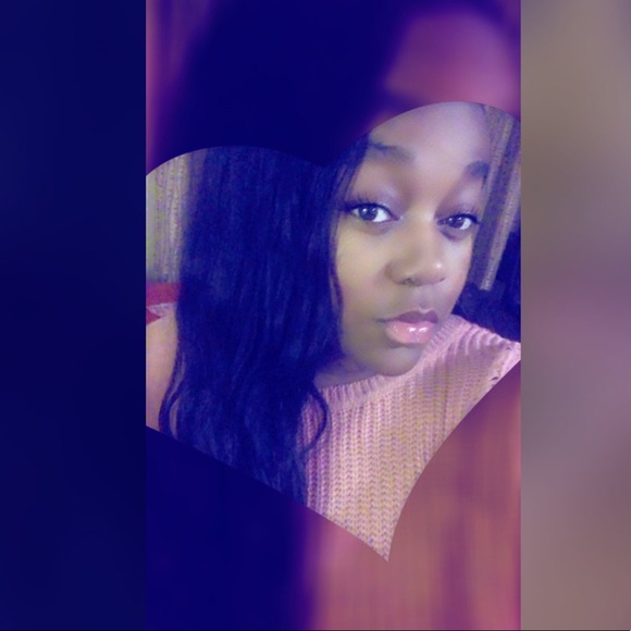 Meet your 5⭐️⭐️⭐️⭐️⭐️ rated Posher, Angie - Picture 8 of 8